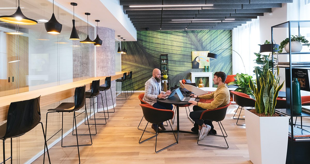 CloudbookingLtd's tweet photo. Improving communication and #collaboration in the workspace can have huge impacts on productivity, #EmployeeWellbeing & innovation. Here are 7 ways you can build a more #ConnectedWorkspace https://t.co/w6POQFNRT4 https://t.co/m8rzSPmnCt