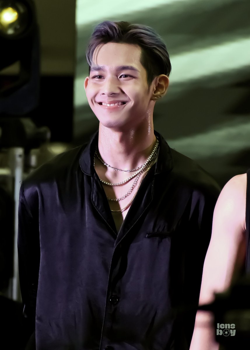 lensboyvxon22's tweet photo. [HQ] 061222 Top Class Grand Mediacon at Glorietta Activity Center #VXON_VINCE

kamukha niya 'tong emoji 😊naiiyak ako TT_TT

#TopClassMediacon #VXON
@vxonofficial @enzovince_ https://t.co/HL6OdFBOZ1