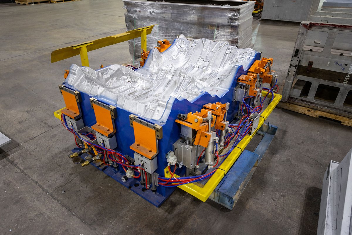 toolingtechgrp's tweet photo. Your Composites Mold Specialist - Century Tool, a TTG company, serves the #composites industry as a provider of medium to large #molds required for producing Class-A exterior #body panels, structural panels, trunk, frunks and more. Visit: https://t.co/cW2SOkkDXI https://t.co/Wo4TAYPiJJ