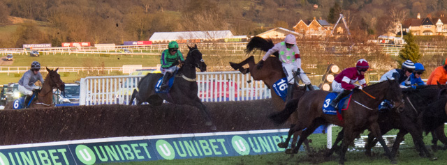 fgottico's tweet photo. #RubyWalsh falls during last race after two great wins on first day of #CheltenhamFestival2018 #HorseRacing #Photography https://t.co/1DZe3O6hgJ