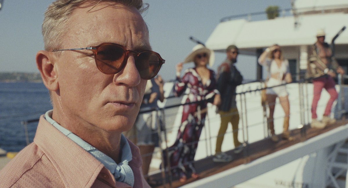 TIFF_NET's tweet photo. Ladies and gentlemen, Benoit Blanc

@rianjohnson’s GLASS ONION: A KNIVES OUT MYSTERY will make its festival World Premiere at #TIFF22 starring Daniel Craig, @EdwardNorton, @JanelleMonae, Kathryn Hahn, @leslieodomjr, Jessica Henwick, @madelyncline, Kate Hudson and @DaveBautista. https://t.co/FgtI88ozmS