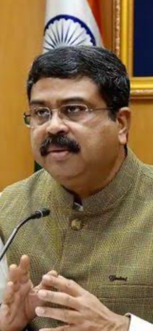 Jhanvijaanu1's tweet photo. UNFIT FOR THE POST OF EDUCATIONAL MINISTER.!❌🚫
 #ResignDharmendraPradhan https://t.co/pQ12o8nQfR