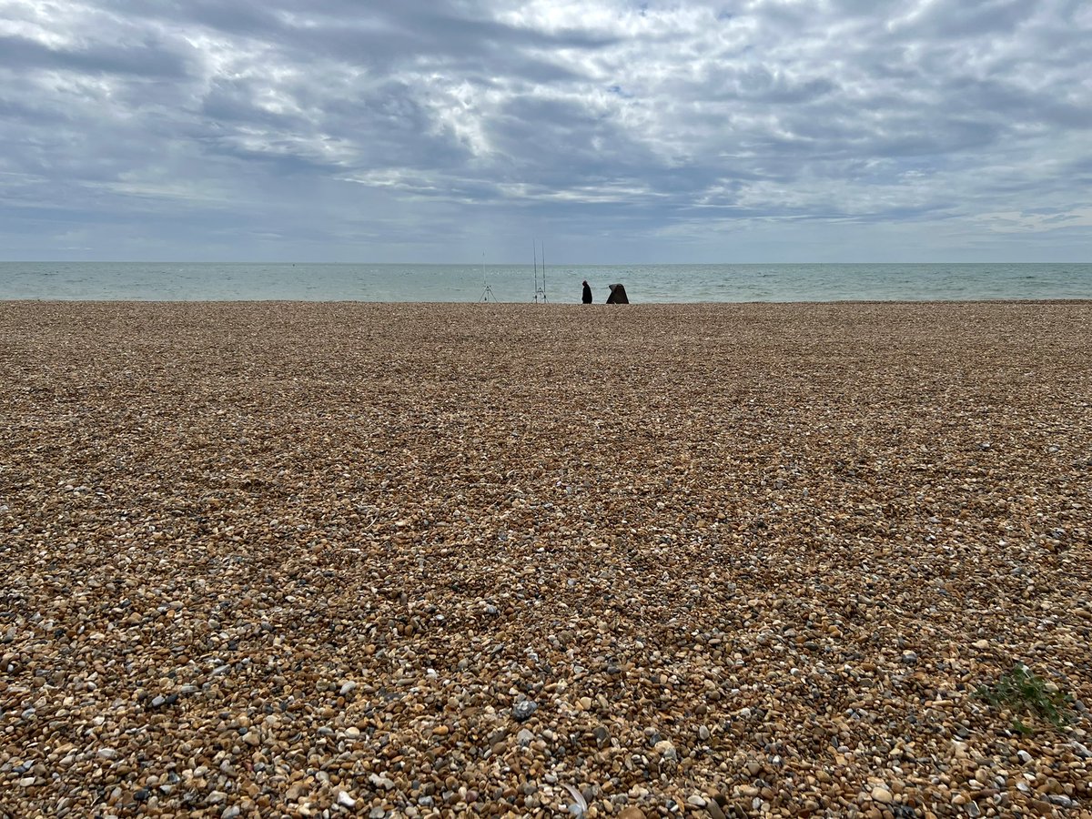 LittleJohn_RC's tweet photo. Day off work today so went for a little bike ride. Tide is up and quite a few fishermen out hoping to catch. Stopped off by the Folkestone Harbour which was fairly quiet today ☀️ #Folkestone #Kent #BikeRide #EBike #HimoC26 #FolkestoneHarbour #SunnyDay https://t.co/8Lp724KjQN
