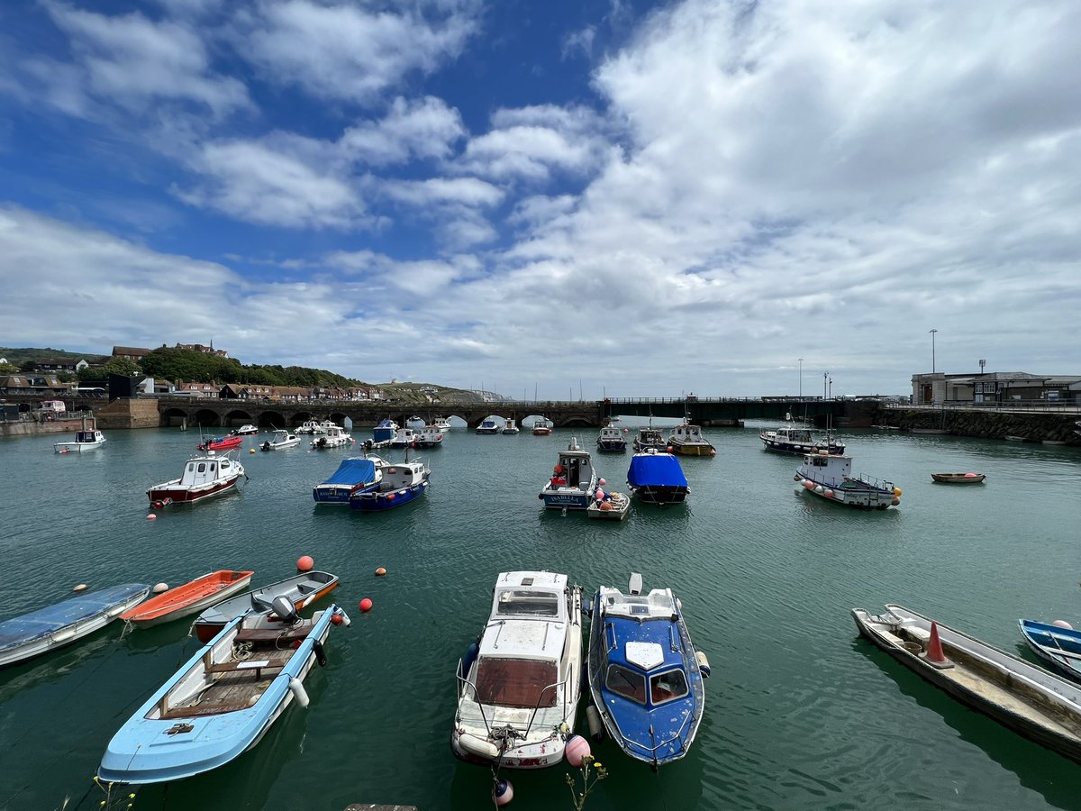 LittleJohn_RC's tweet photo. Day off work today so went for a little bike ride. Tide is up and quite a few fishermen out hoping to catch. Stopped off by the Folkestone Harbour which was fairly quiet today ☀️ #Folkestone #Kent #BikeRide #EBike #HimoC26 #FolkestoneHarbour #SunnyDay https://t.co/8Lp724KjQN