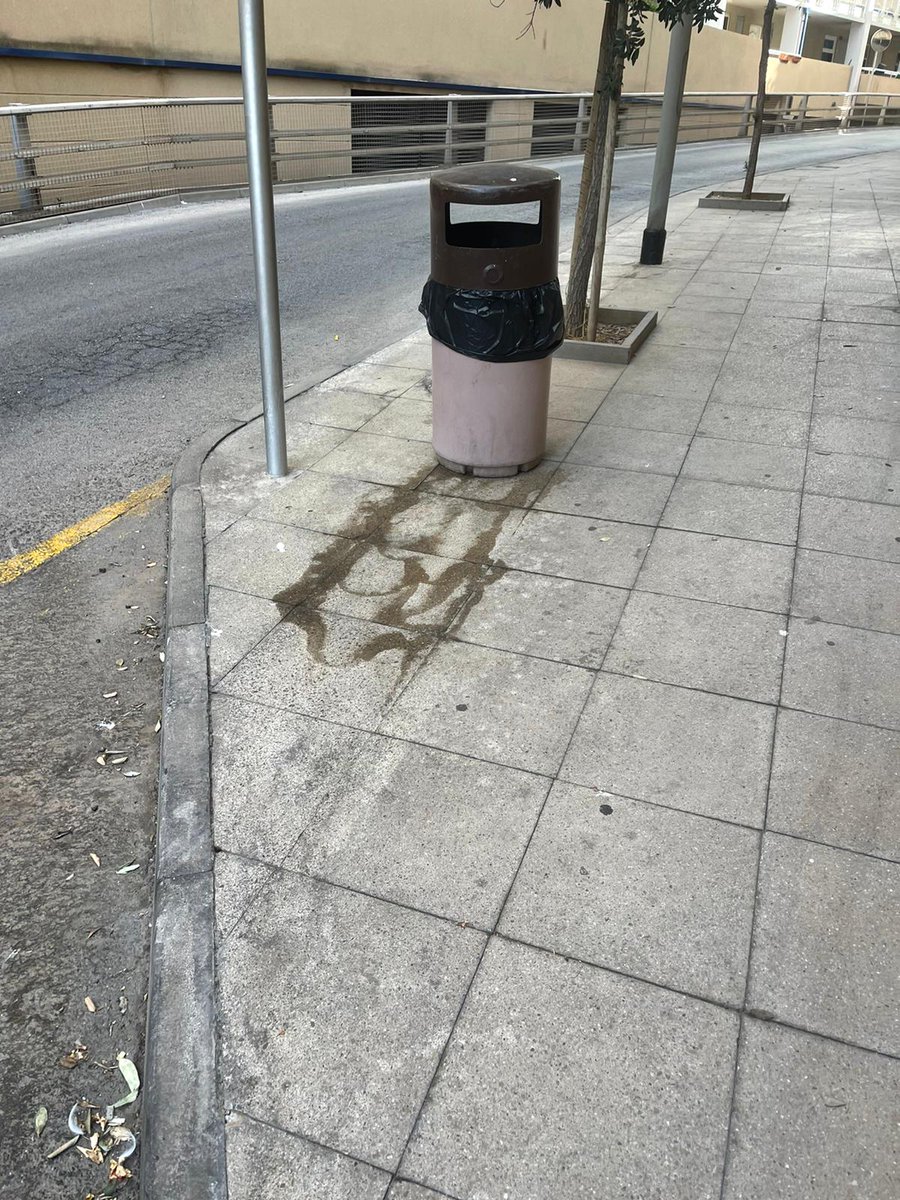 ThinkingGreenGI's tweet photo. 4 days after Cumberland Rd pavements cleaned, covered in stains &amp; spillages! Pls wash after dogs. Let's try be more responsible 4 our built environment, thk u 💚
 env.feedback@gibraltar.gov.gi or 20065963 4 waste concerns
#civicpride #unsightly #cleanpavements #thinkgreen #wecare https://t.co/UvylH4UEMr
