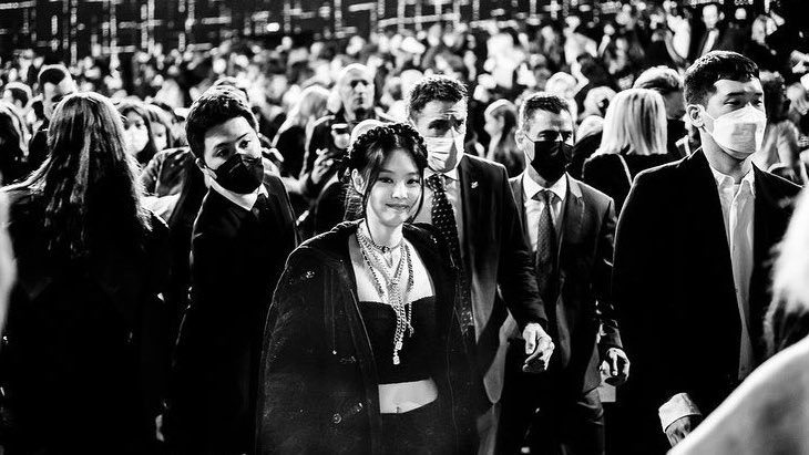 JNK1ACE's tweet image. chanel’s house ambassador jennie kim and the face of chanel " the main character of kpop “