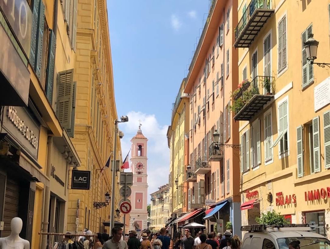 roooot0808's tweet photo. パリ留学中の門脇さんから、フランス旅行でのお写真をいただきました🇫🇷
サランシュ（1,2枚目）
スイスとの国境近く、モンブラン(西ヨーロッパ最高峰の山)のすぐそばの自然に溢れた地域です。今まで経験したことがないほど、本当に空気が綺麗で澄んでいて大自然の偉大さを感じる滞在となりました！ https://t.co/B4wz3VGjSK