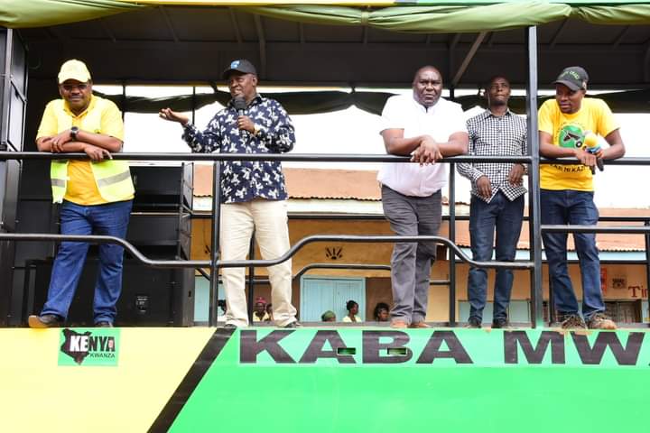 GovernorKahiga's tweet photo. Residents of Mukurwe-ini, thank you for the warm reception. I'm humbled by your love and support in totality for my candindacy and the #bottomupeconomic model. 
Ahsanteni sana! 
#kabamwalimu
#wiranimutute
#formnibottomup
#MpangoniUDA
#Rutoforpresident https://t.co/3UYGHfdYIL