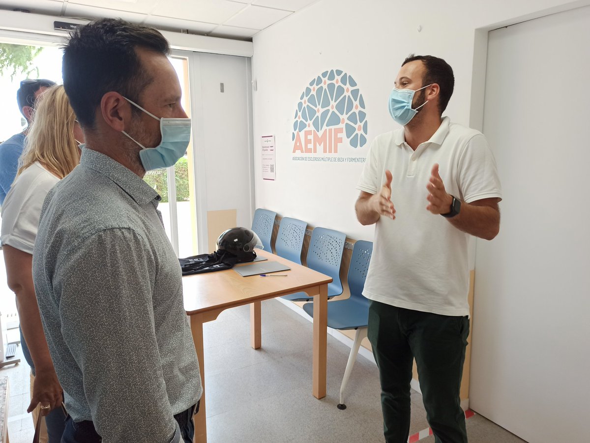 aemif_ibiza's tweet photo. #aemif #centroneurorrehabilitación #rehabilitación #ibiza #formentera #firma #subvención #salud #asociacionesclerosismúltiple https://t.co/vOqc6WhyZl