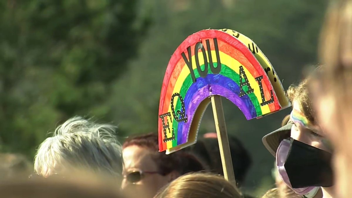 ABC7 News tweet media