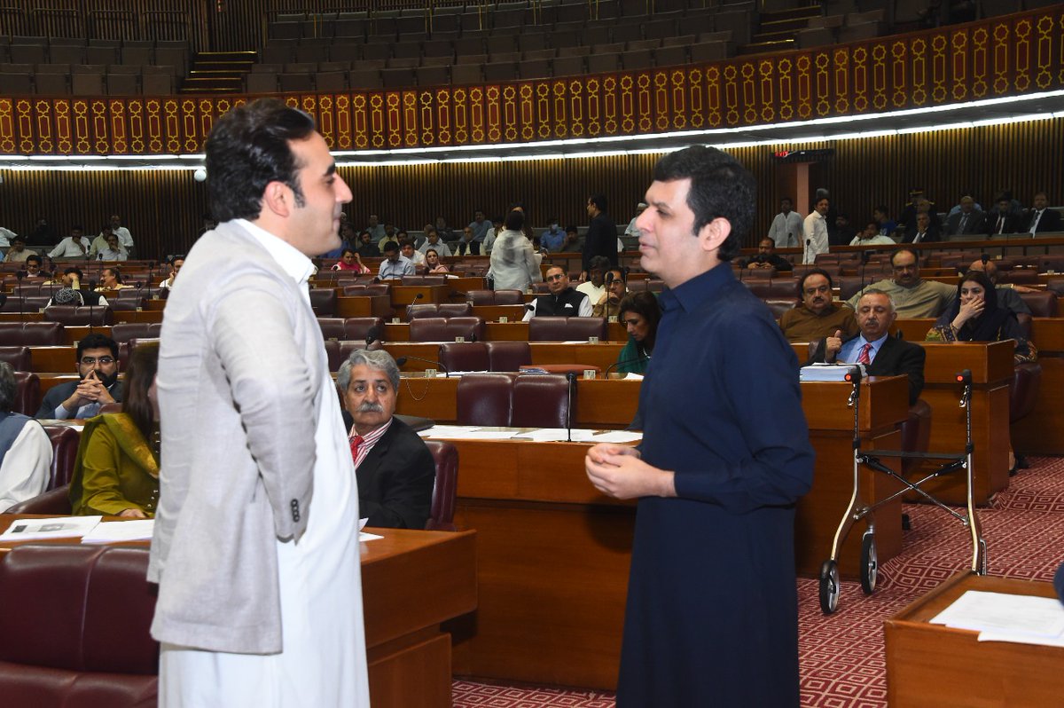 TeamNaumanIslam's tweet photo. ISLAMABAD: Member National Assembly Nauman Islam Shaikh Sahab attended a meeting of the National Assembly and meet Chairman Bilawal Bhutto Zardari.
#NaumanIslamShaikh #BilawalBhuttoZardari https://t.co/r5H51fsM3V