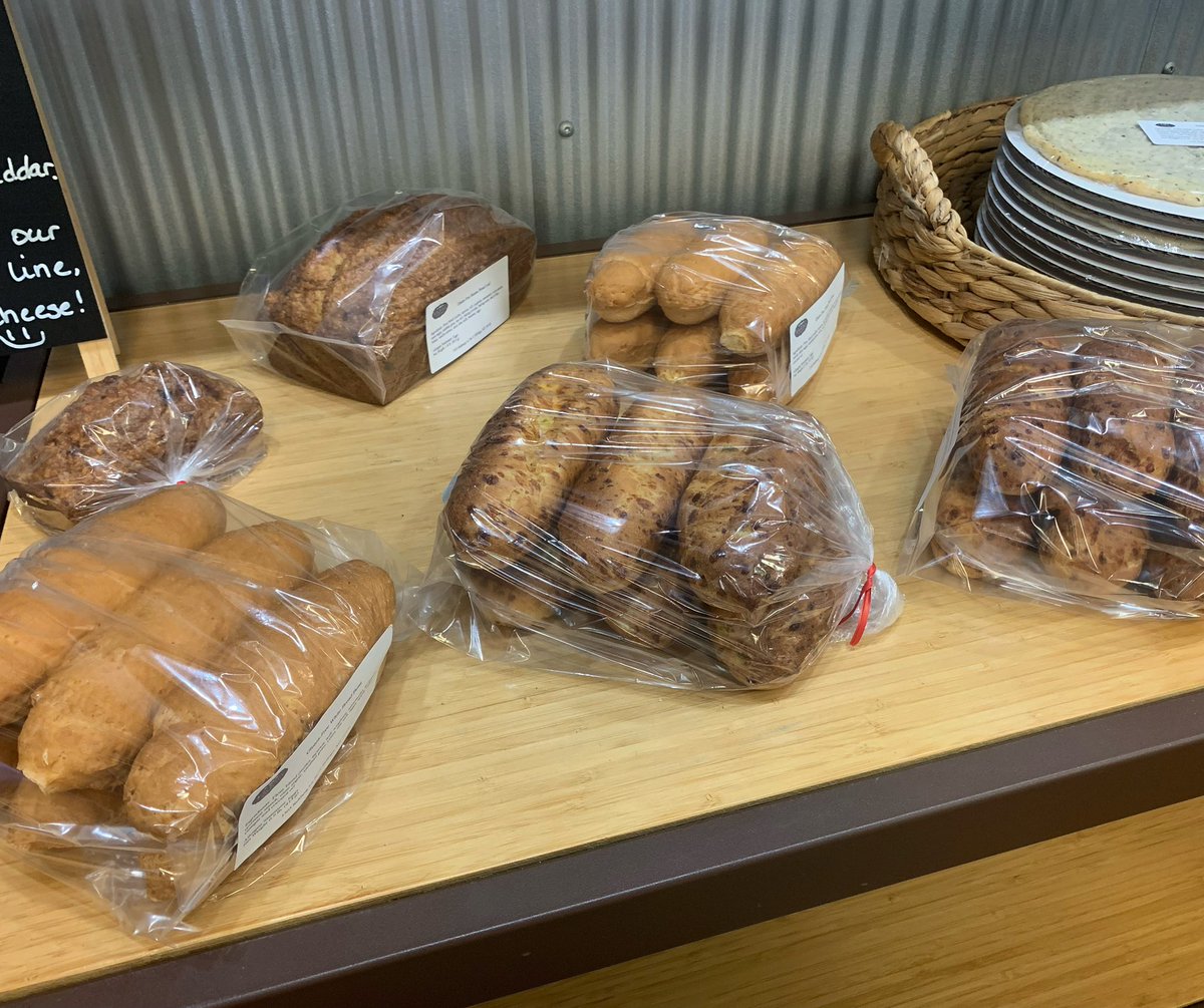 RaeRaesBakery's tweet photo. Need buns for your 4th celebration? We’ve got them! 🌟 How about sweet treats?! We’ve got those too!
#glutenfree #dairyfree #vegan #glutenfreeeats #glutenfreetreats #glutenfreeyum #fourthofjuly #stockup #glutenfreebakery #celiacsafe #allergenfriendly #wevegotit #stopby https://t.co/1q4bUgwZWt
