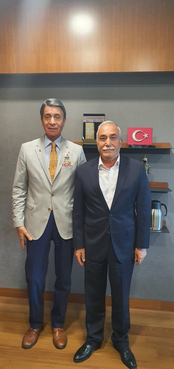 aefakibaba's tweet photo. Anadolu izlenimleri Genel Yayın  Yönetmeni Tarım yazarı Muhammet OLUKLU ve İnternet https://t.co/Nsm95WEnsS Genel Yayın Müdürü, köşe yazarı Erdem NOYAN'ı Gazi Meclisimizde ağırladık. Kendilerine nazik ziyaretlerinden dolayı teşekkür ediyorum. https://t.co/0zwyWg0W1u