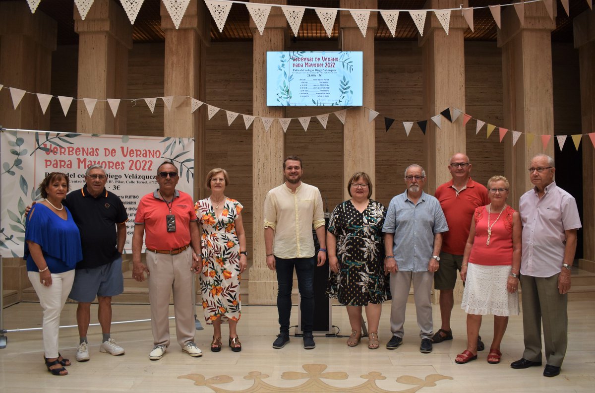 AytoAlbacete's tweet photo. ℹEste sábado arrancan las verbenas de verano para mayores organizadas por el Ayuntamiento de #Albacete y la Federación de Asociaciones de Mayores (#Fadema).
📍Lugar: Patio del colegio público Diego Velázquez.
⏰Horario: 21:00 horas a 24:00 horas. https://t.co/X9tPGwbHHI