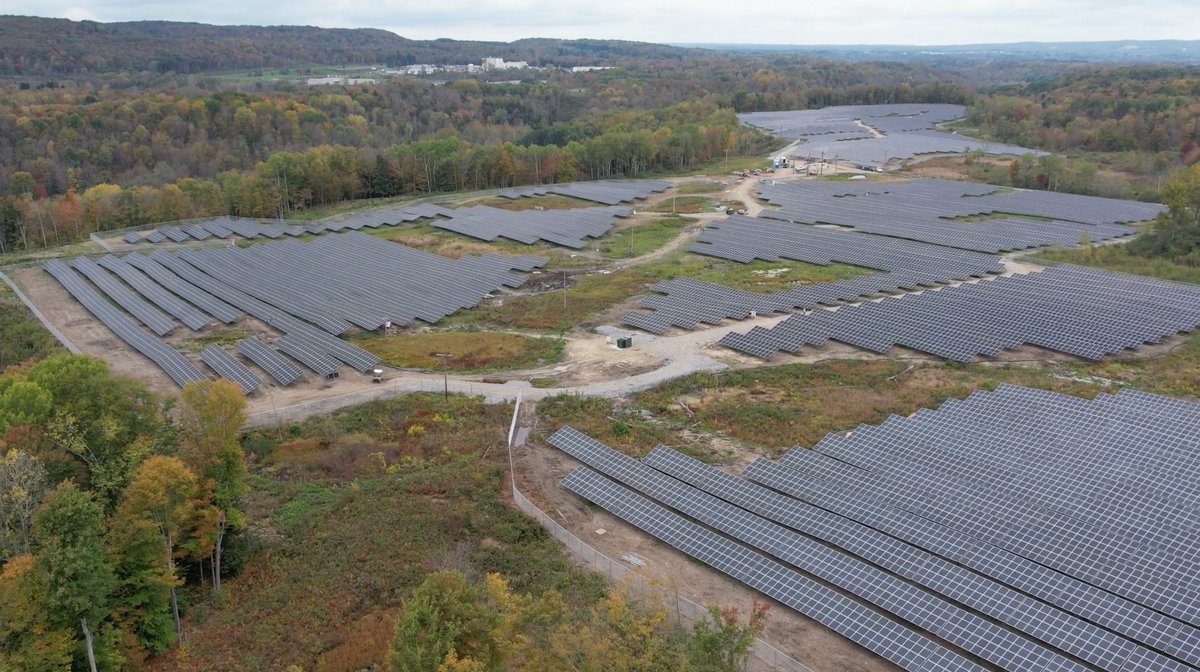 CleanCapital_'s tweet photo. Our financial backing will fund the development of >1 GW of #solar &amp; #energystorage projects in @BQEnergy’s pipeline. Each one converts environmentally compromised brownfield and landfill sites into a source of clean, renewable energy for the benefit of surrounding communities. https://t.co/ftYoOMfSgY