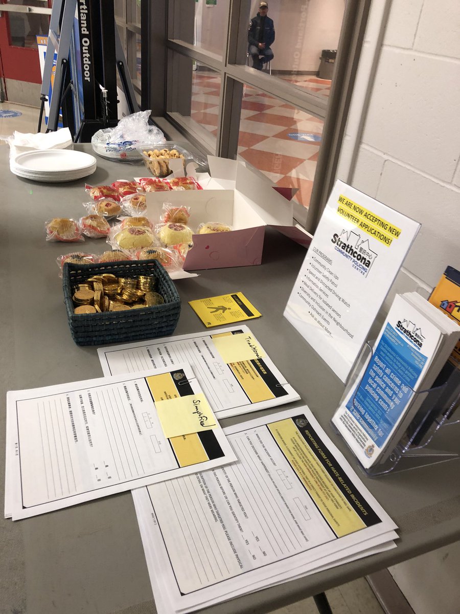 StrathCPC's tweet photo. “Elders are living treasures in your home.”
➡️Tip of the day:
Check on ur elders freequently & love them dearly❤️
Special thanks to @strathcentre for having us. We loved talking to the seniors about #crimeprevention @VPDDiversity #seniorsafetytips @CCElderLaw @seniorsfirstbc https://t.co/CFKcdM5yQb