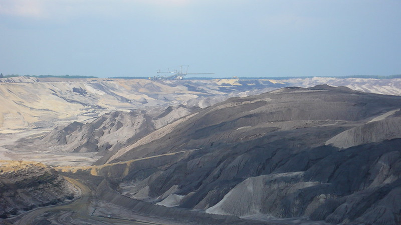BUNDBrandenburg's tweet photo. Klage v. BUND + ClientEarth gegen @LEAG: Gericht sieht keine Notwendigkeit, dass #Tagebaubetreiber ausreichend eigene Finanzmittel für #Renaturierung  nachweist. Kostenabwälzung (3 Mrd €) auf Steuerzahler. #Braunkohle #Klimakrise
➡️https://t.co/Xjoqwjbp6u📷A. Bouvain/flickr https://t.co/QtqCE0W6dY