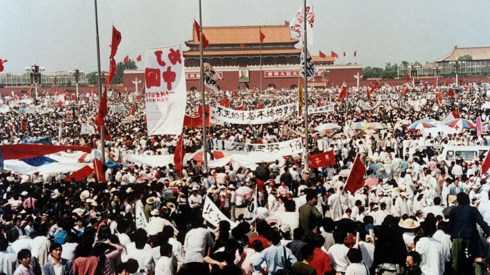 China4Freedom's tweet photo. The CCP says Chinese people don’t care about the right to vote. Yet some of the largest protest in human history have been Chinese people demanding democracy. Both movement were crushed by violence and state-terrorism. The people of China have always wanted democracy! Let us vote https://t.co/fTJlHyZn2t