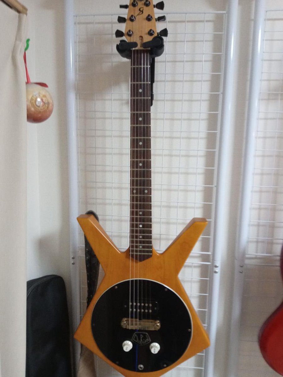 Metallion98's tweet photo. 土曜日のライブに向けて弦を代えました。遊びに来てね。

Changed my strings for Saturday's gig. Do come check us out if you can. ^_^

JULY 2 2022 (SAT)
Tachikawa Babel
Stream: https://t.co/pyXnPBn8T5

Open: 17:30 Start: 17:45
Drakon Prizrak Start: 19:05
Adv: 2500 yen Door: 3000 yen https://t.co/WX8mN30Jp7