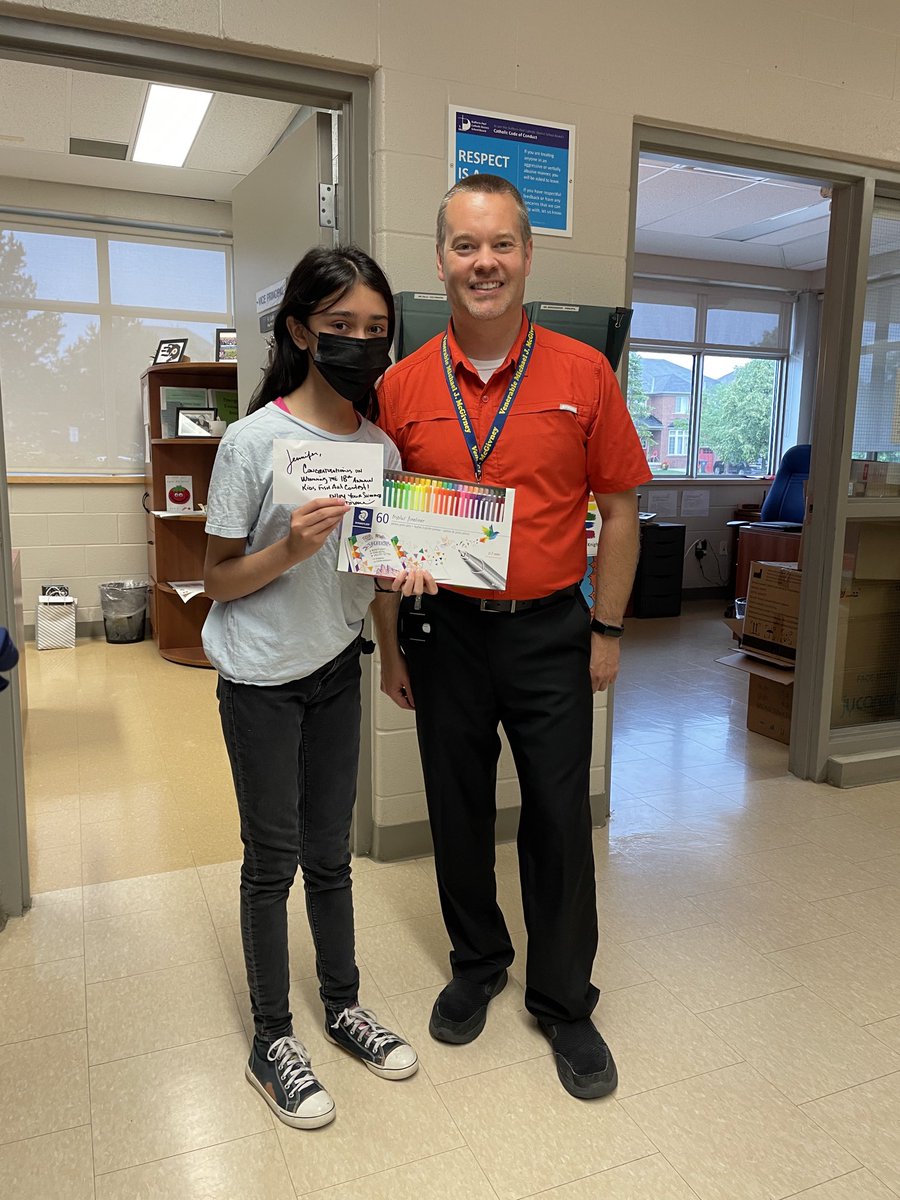 #Congratulations to Jennifer who was the winner of the ⁦<a href="/STAEDTLERNA/">STAEDTLER-Mars NA</a>⁩ fish art contest!!! Jennifer won art supplies for herself and for her entire class next year! #McGivneyKnights #greatthings