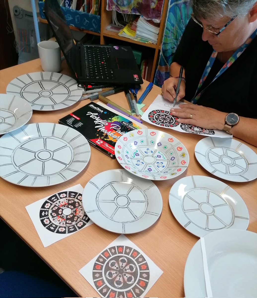 TES Torfaen tweet media