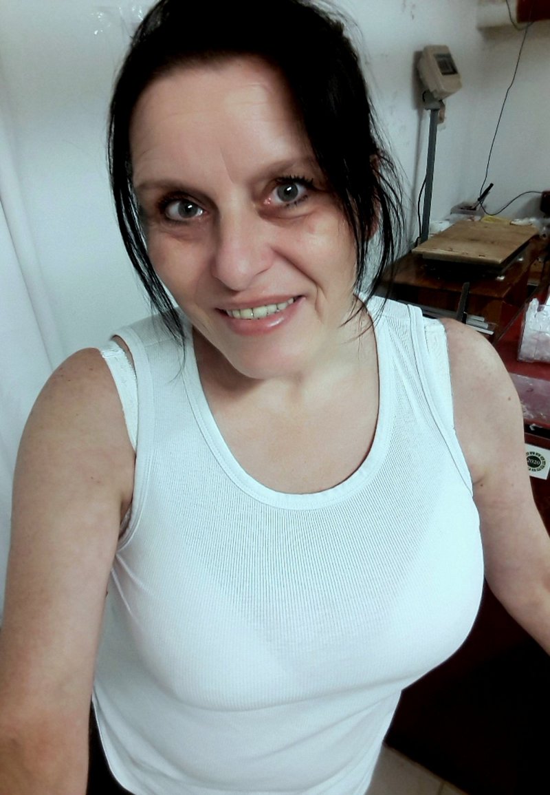 Merhaba yaşlı olmamı uygun bulan beyler mesaj atsın gece evdeyim hadi