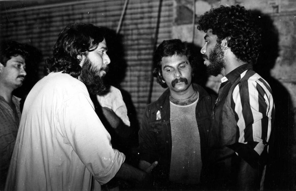 #SaeedAkhtarMirza with his actors #PavanMalhotra and #MakrandDeshpande on the sets of Salim Langde Pe Mat Ro.