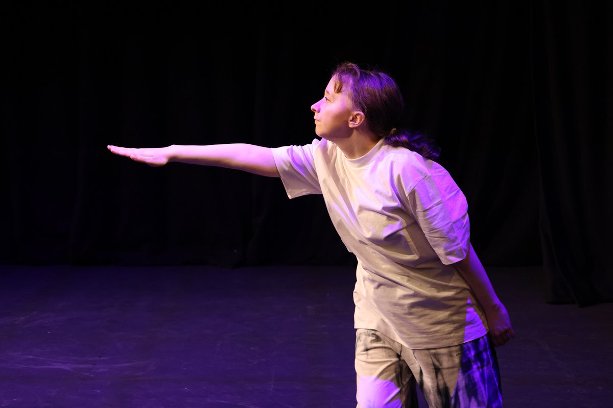 CreativeFstone's tweet photo. Our resident dance company, @ConfidanceLtd ConfiCo will open #ConnectingCreatives2022 with a piece inspired by their latest outdoor performance.  

📅 Fri 1 Jul, 6pm
📍 @Quarterhouse_UK
🎟 Free

https://t.co/Ifq2fV9kR4 https://t.co/9zJ6FTVABB