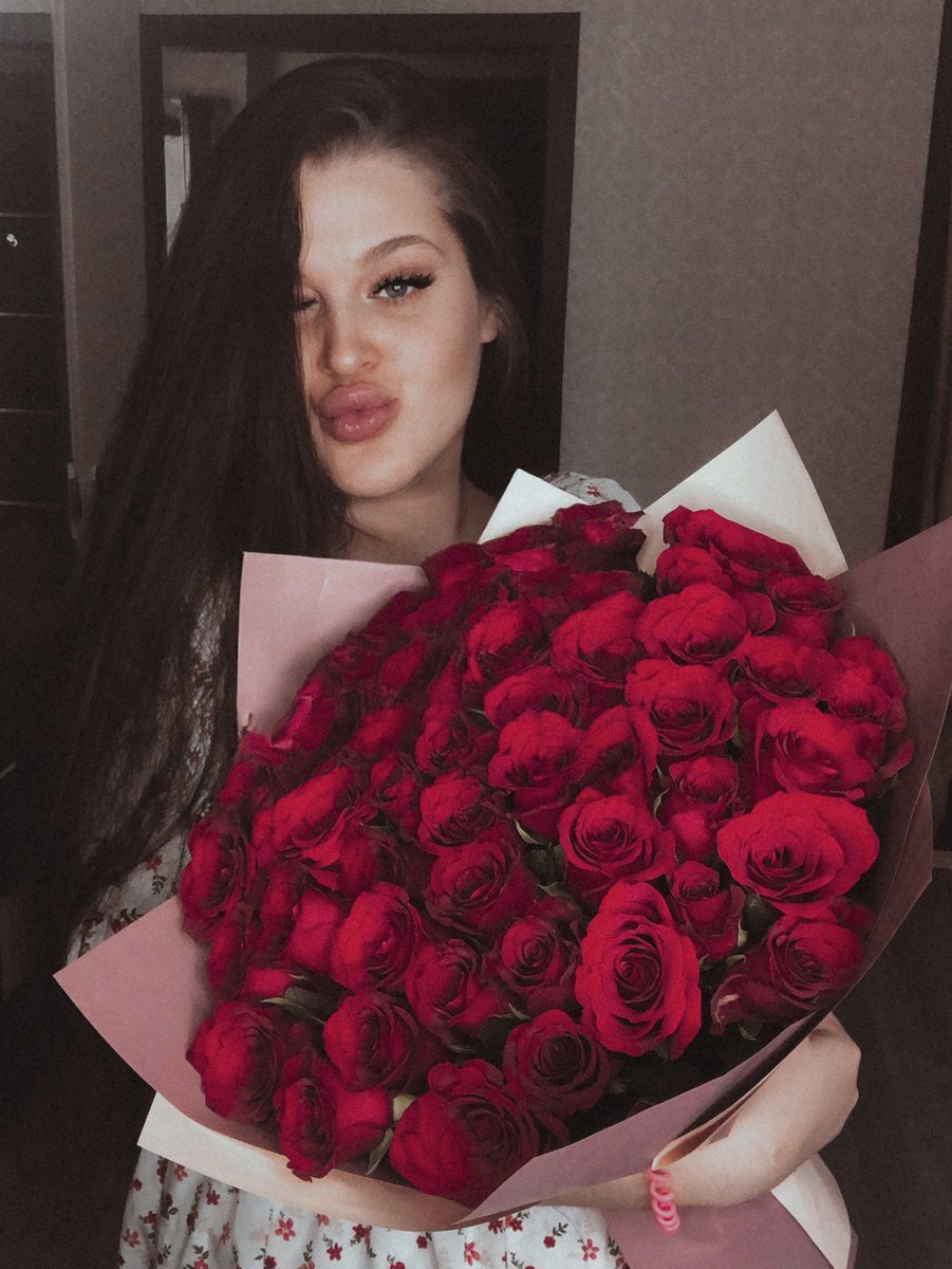 11sv_'s tweet photo. в свои 24 вхожу окружённая проверенными и достойными людьми, в отношениях с потрясающим человеком, которого очень люблю 
и пока ещё живой печенью ))) https://t.co/u7ctHM7km6