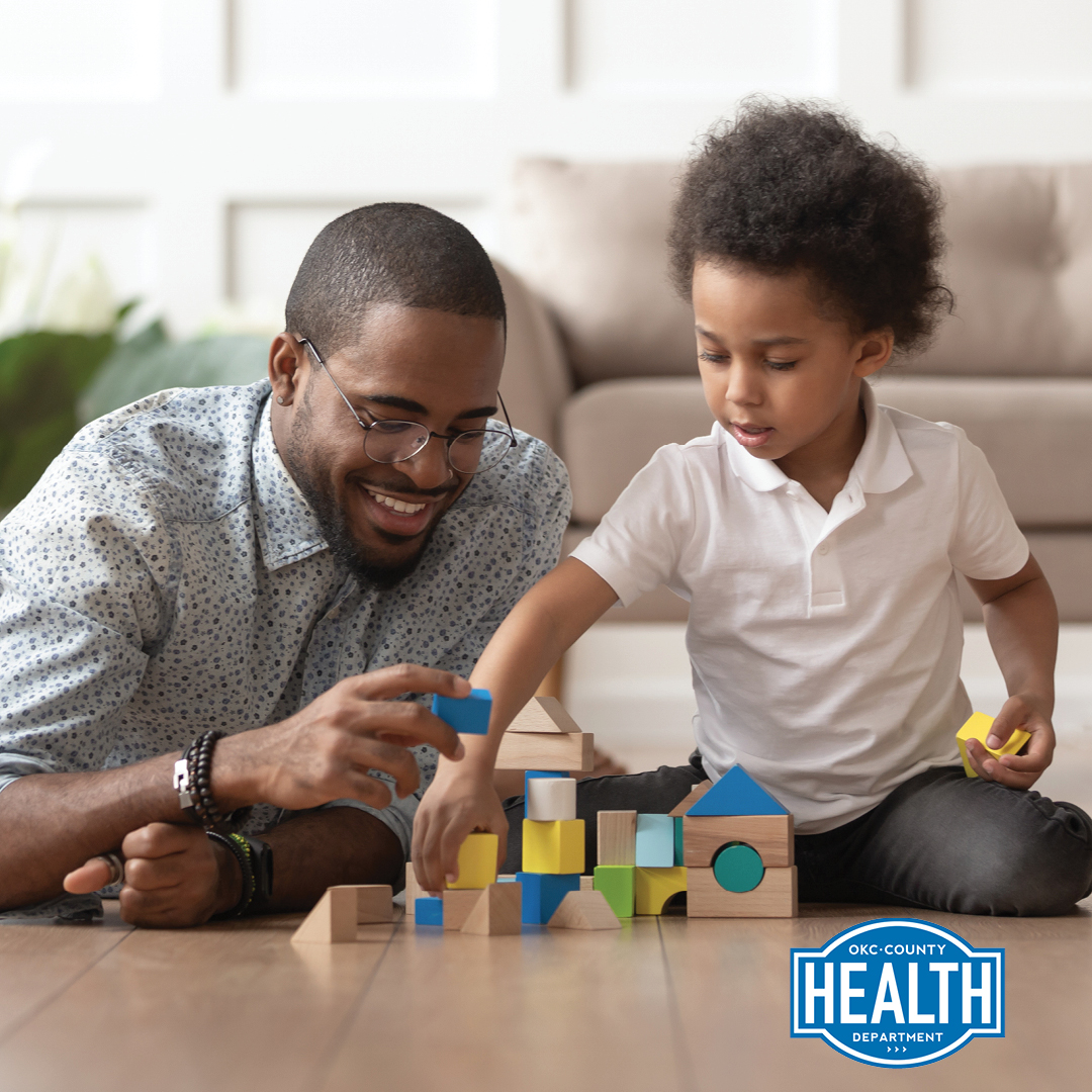 okcsalud's tweet photo. Vacunar a niños y adolescentes contra el COVID-19 puede ayudar a evitar que: 

🧒 Se enfermen gravemente si contraen COVID
🧒 Falten a la escuela o guardería 
🧒 Dejen de participar en deportes y otras actividades grupales

Busca un sitio de vacunación en https://t.co/yO9heyiyQY https://t.co/ZILDHLJKDw