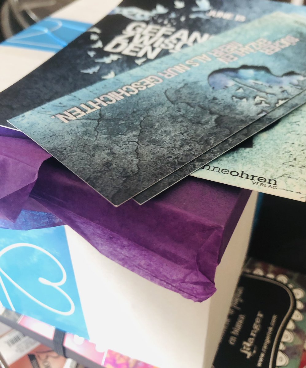 ypical_writer's tweet image. Subtiles Postmerch-Bild 🥰🧡
#JuneIsDebut