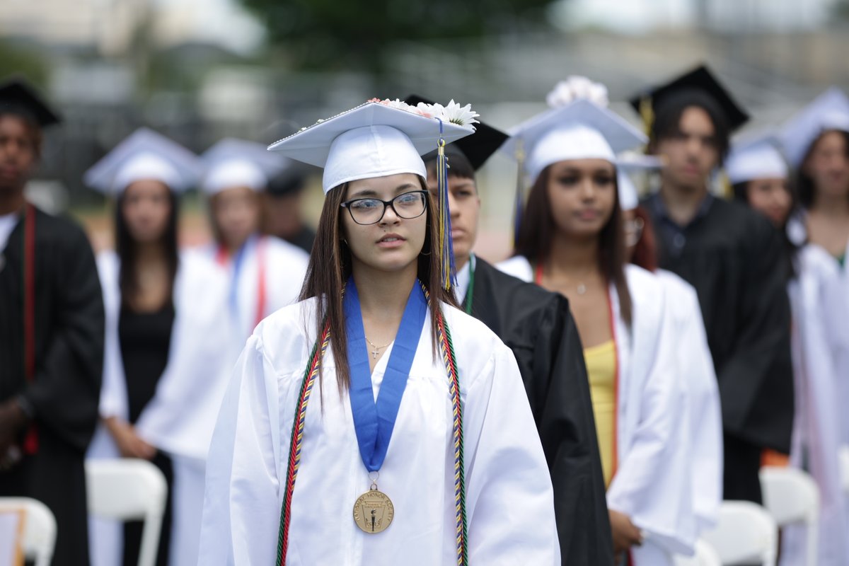 epsBOARD's tweet photo. J. Christian Bollwage Finance Academy 2022 Commencement/Class Awards Ceremony

https://t.co/HsuWpa8HHY https://t.co/poTSUISpBz