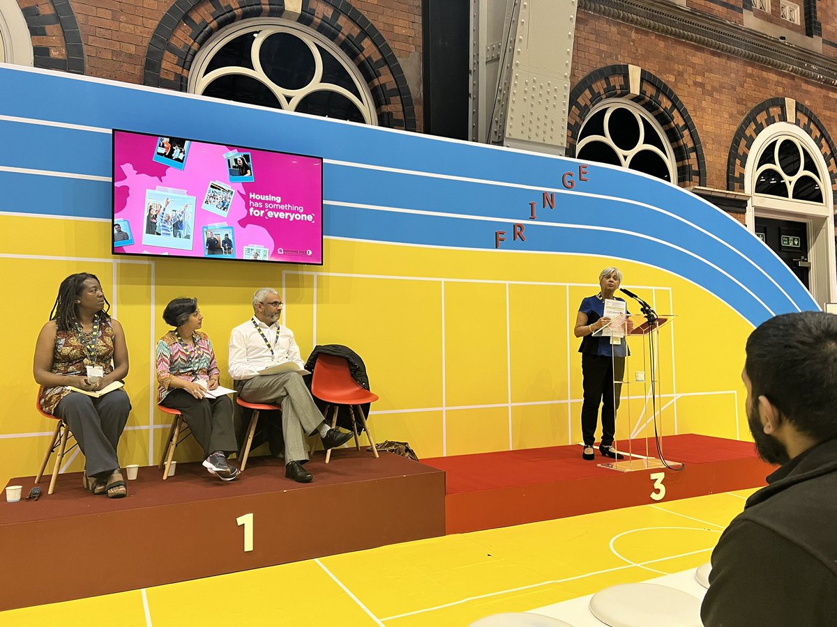 taff_Helen's tweet photo. @cymdsouza sets the scene for what’s going to be a really important session on tackling racism in housing… if you are from BAME background you are more likely to be evicted/live in an overcrowded home & less likely to be in a senior management position #HasToChange #Housing2022 https://t.co/LbZkTR1EVc