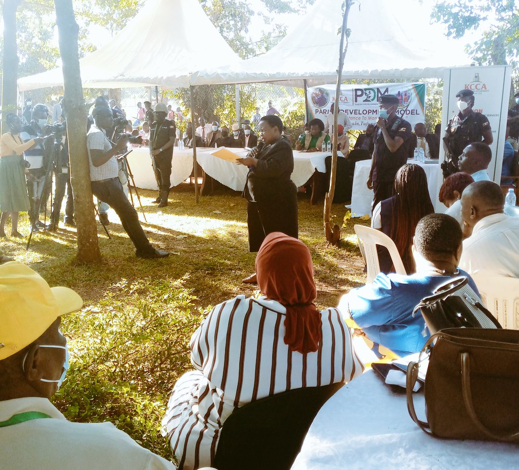 KampalaPdm's tweet photo. KAMPALA NAKAWA DIVISION: @RobinahNabbanja Asked The Delegates To Get Involved In All The PDM Activities. Sighted The Importance Of Data Collection In Stream Lining Of The  The Beneficiaries In The Parish Development Model https://t.co/PZHnooNu9N