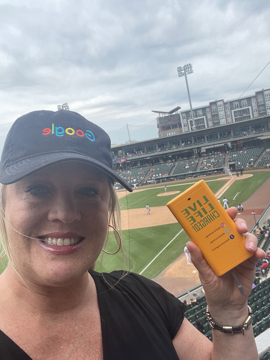 HeidiHosted's tweet photo. Thanks so much @batteryxchange_ for the Xtra charge @KnightsBaseball game! #clt #putyourgamefaceon https://t.co/9ON8YmRG1Z