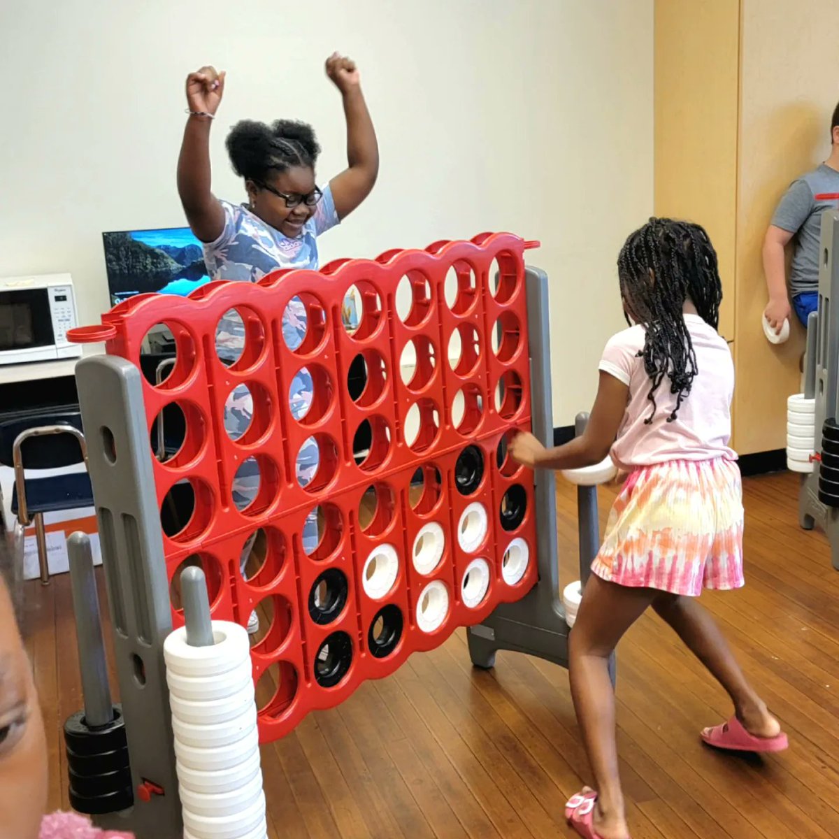 Harlan_Elem's tweet photo. Harlan Summer Learning Academy is filled with learning and laughter! We are so excited to see our scholars smiling in the summertime!
#HarlanHawks #WatchMeSoar #BSDK5Kids #ProudToBeBSD #LaughterAndLearning #SummerLearningAcademy https://t.co/KKjqsRpcte
