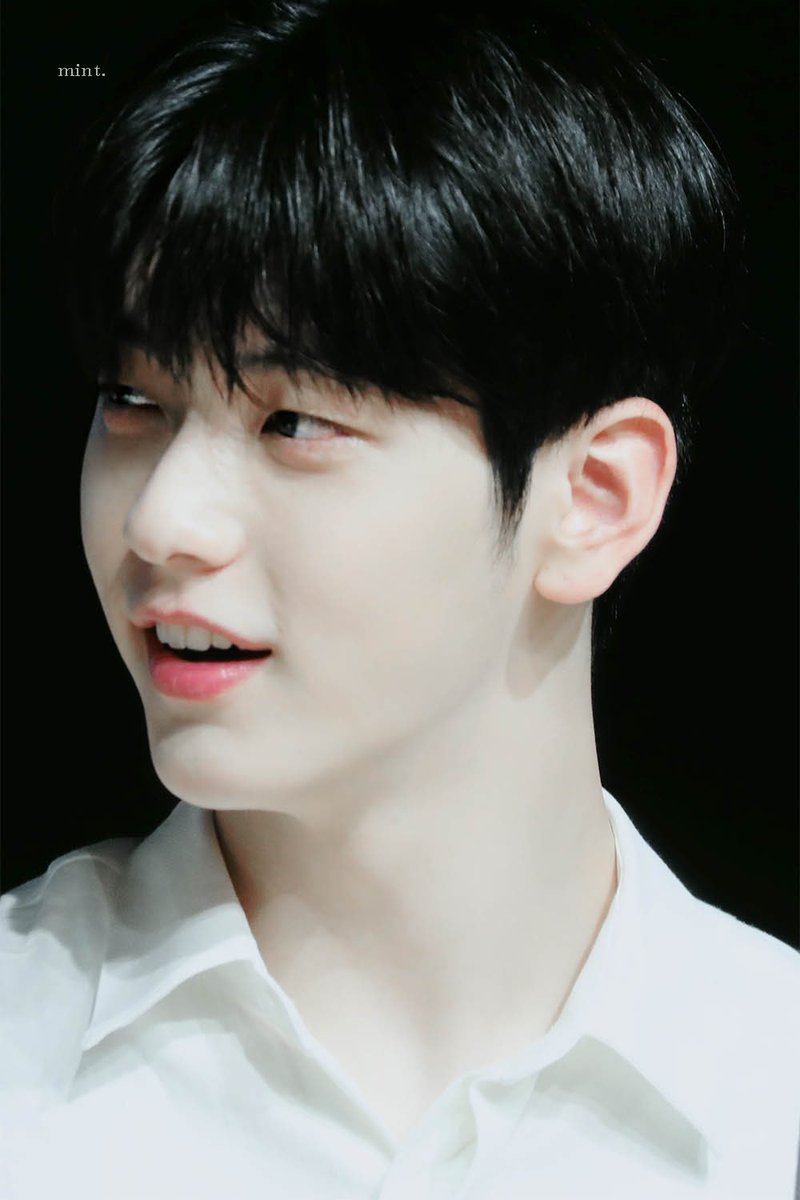SmintcandyB's tweet photo. 비 오는 날 보기 좋은 얼굴 ☔️
#수빈 #SOOBIN #TXT https://t.co/B8O9HNfTV8