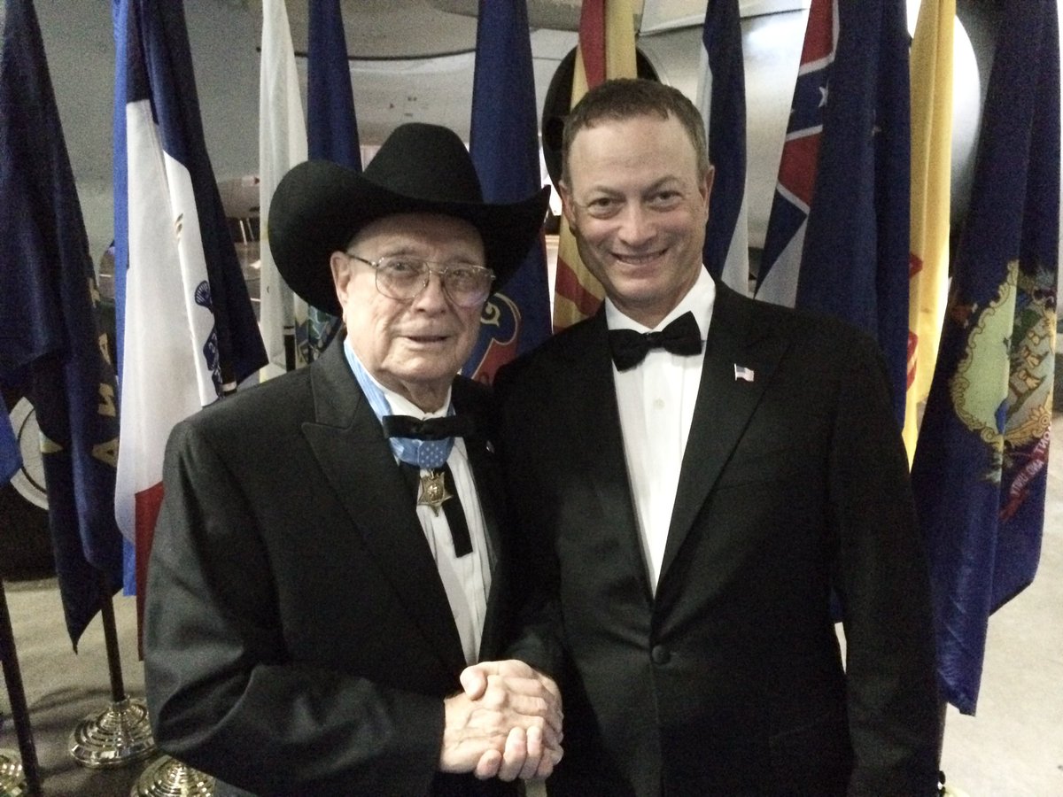 GarySinise's tweet photo. Medal of Honor Recipient and World War II Veteran Hershel “Woody” Williams, passed away this morning at the age of 98. An absolutely amazing man, it was an honor to know him and call him friend. God bless you brother. Rest In Peace. https://t.co/iuu7CpJ4Ix https://t.co/MmbEJsy0q5