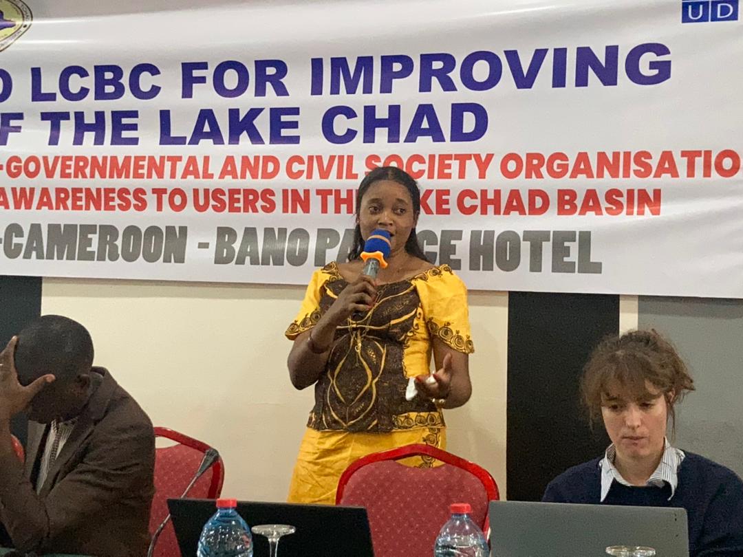 GWP_CAf's tweet photo. Day 2 #WACDEPG 🇨🇲 programme officer , Murielle Elouga delivering the module on #gender and natural resource management to ensure that actions by the NGOs and CSOs, to increase community participation in natural resource management in the Lake Chad basin are gender transformative https://t.co/fCuFktl0ix