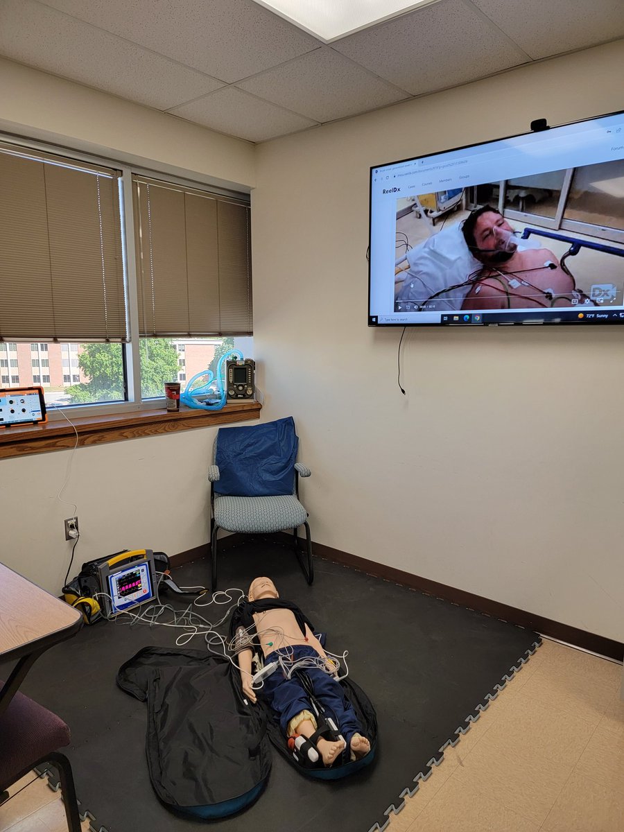 MSSUEMS's tweet photo. MSSU EMS 🚑 Lion 🦁 Pride is participating in MSSU Talent Search,  Summer @ Southern Day event.  Accepting applications for Fall EMT, Paramedic, Critical Care Paramedic and the online Bachelors degree with an emphasis in EMS.  Come Join the EMS 🚑 Lion 🦁 Pride today!!! https://t.co/2RGcTDs9Pk