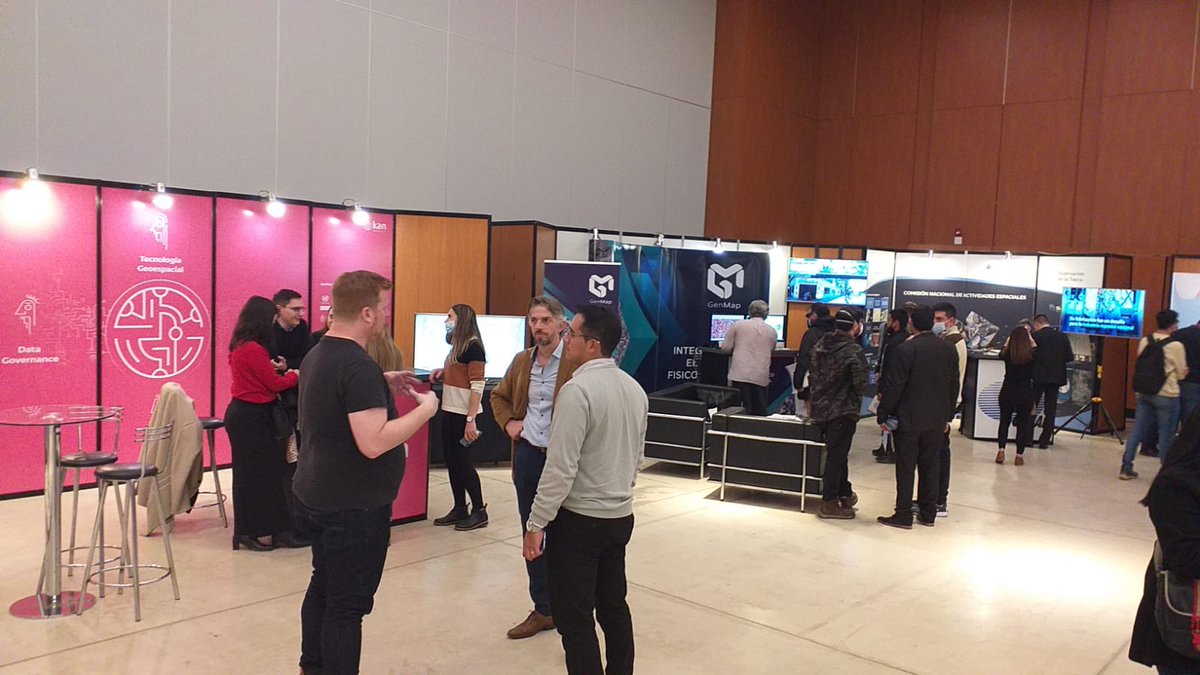 ide_argentina's tweet photo. XVI Jornadas IDERA en Córdoba
Los asistentes recorren el área de posters y networking.
#Jornadas_IDERA2022 #IDERA_Cordoba2022
#ideracba https://t.co/7mfyp5nMp4