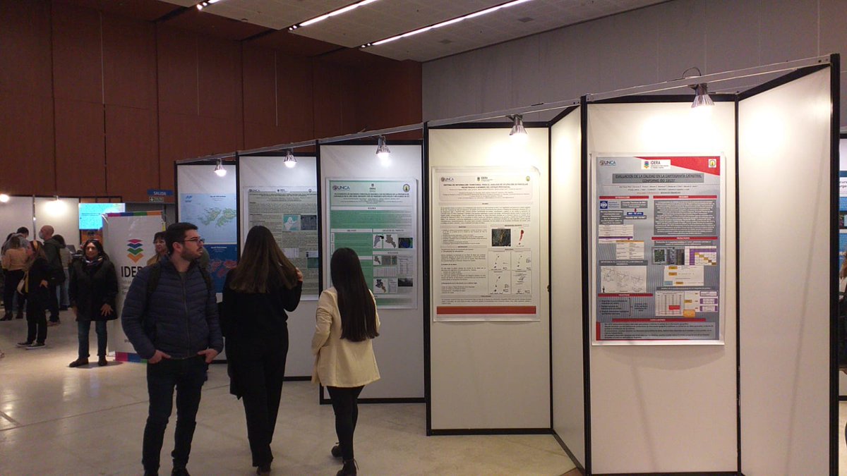 ide_argentina's tweet photo. XVI Jornadas IDERA en Córdoba
Los asistentes recorren el área de posters y networking.
#Jornadas_IDERA2022 #IDERA_Cordoba2022
#ideracba https://t.co/7mfyp5nMp4