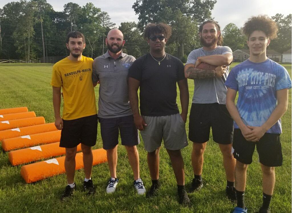 So proud of these young men and the respective programs they play for. Volunteering time to give back to their home community! #rt10 #CQL <a href="/LCBfootball/">L.C. Bird Football 🦅 🏈</a> <a href="/CoachTroyTaylor/">Troy Taylor 🏈🙏</a> <a href="/TopKnight44/">Kevin Tucker</a>