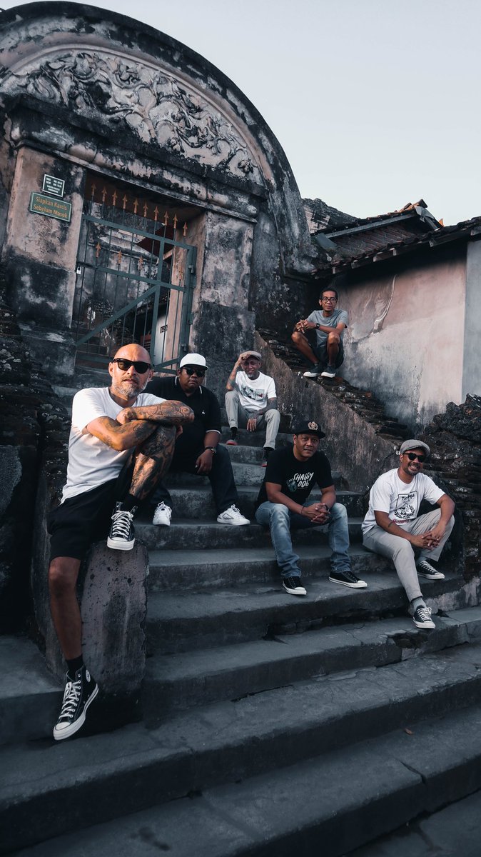 Persiapan kembali berdansa 🙌🏽
Sayidan Boys powered by <a href="/Converse/">Converse</a>