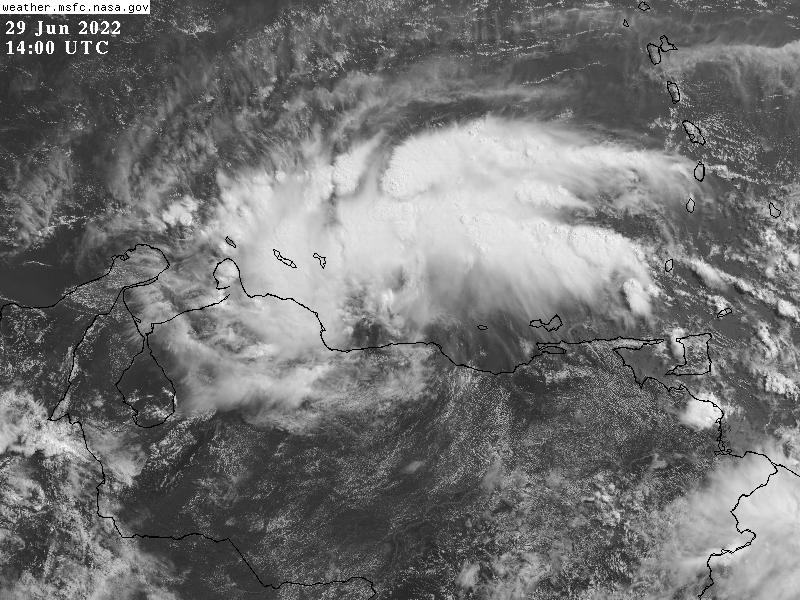 meteovenezuela's tweet photo. Reporte #PCT02ALVenezuela 29jun22 10:30am

Recuerden

•Hay AVISO DE TORMENTA TROPICAL para Falcón, Zulia costa N, Aruba, Curazao, Bonaire, Costa N de Colombia
•Hay algunas lluvias localmente fuertes sobre Paraguaná, dispersas en Falcón E, Lara N, Yaracuy⬇ https://t.co/FVviqYrgIo