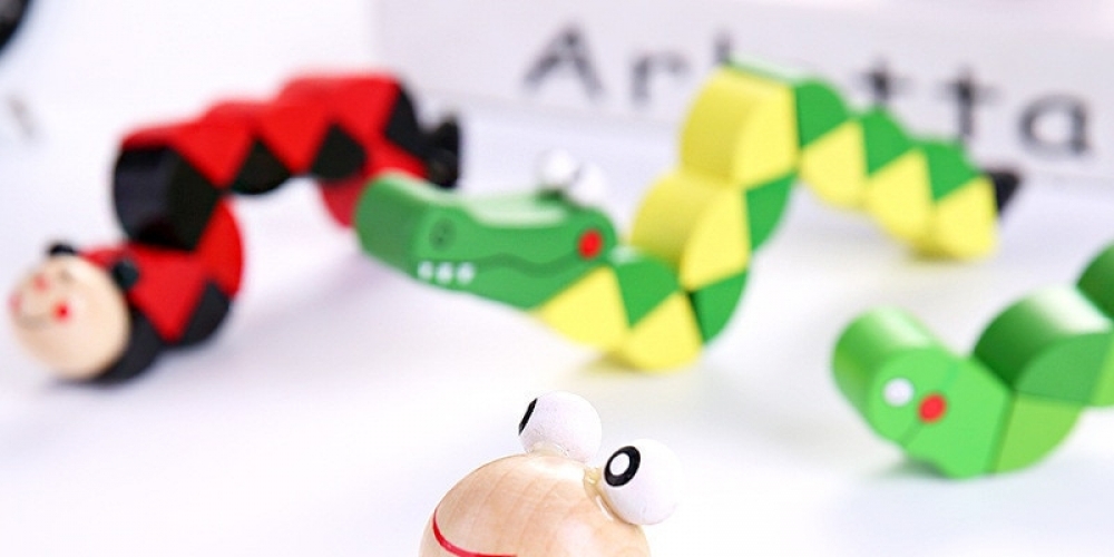 #children Wooden Developmental Toy (Number Counting and Colours) bouncydino.com/wooden-develop…