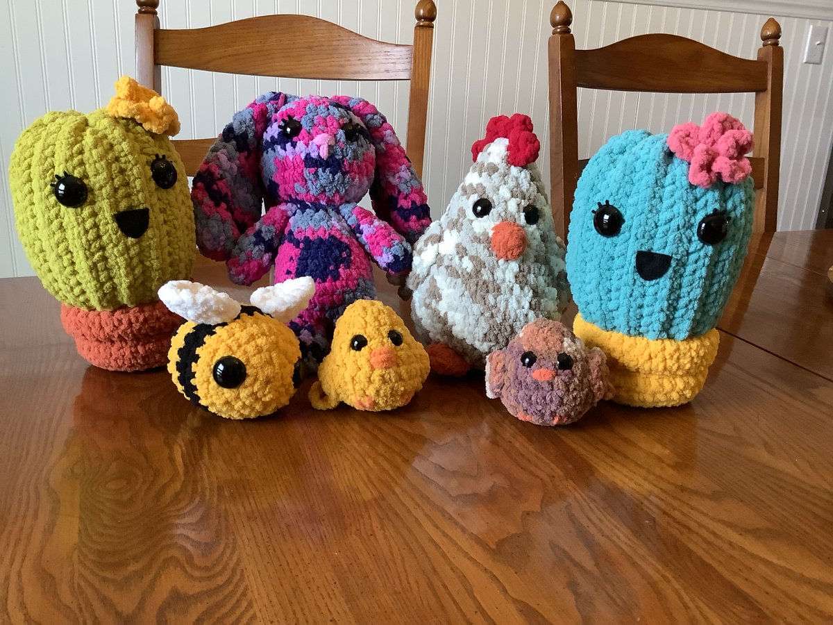 WVMSACF's tweet photo. 🧶 Vibrant Mountain Lady makes crocheted items, jewelry, accessories, and small decor! Experience the vibrance at the 60th Mountain State Art &amp; Craft Fair!

🗓July 1-3, 2022
📍Cedar Lakes Conference Center, Ripley, WV
👉https://t.co/WvQiedahpa

#msacf https://t.co/J3CDCw6IBB