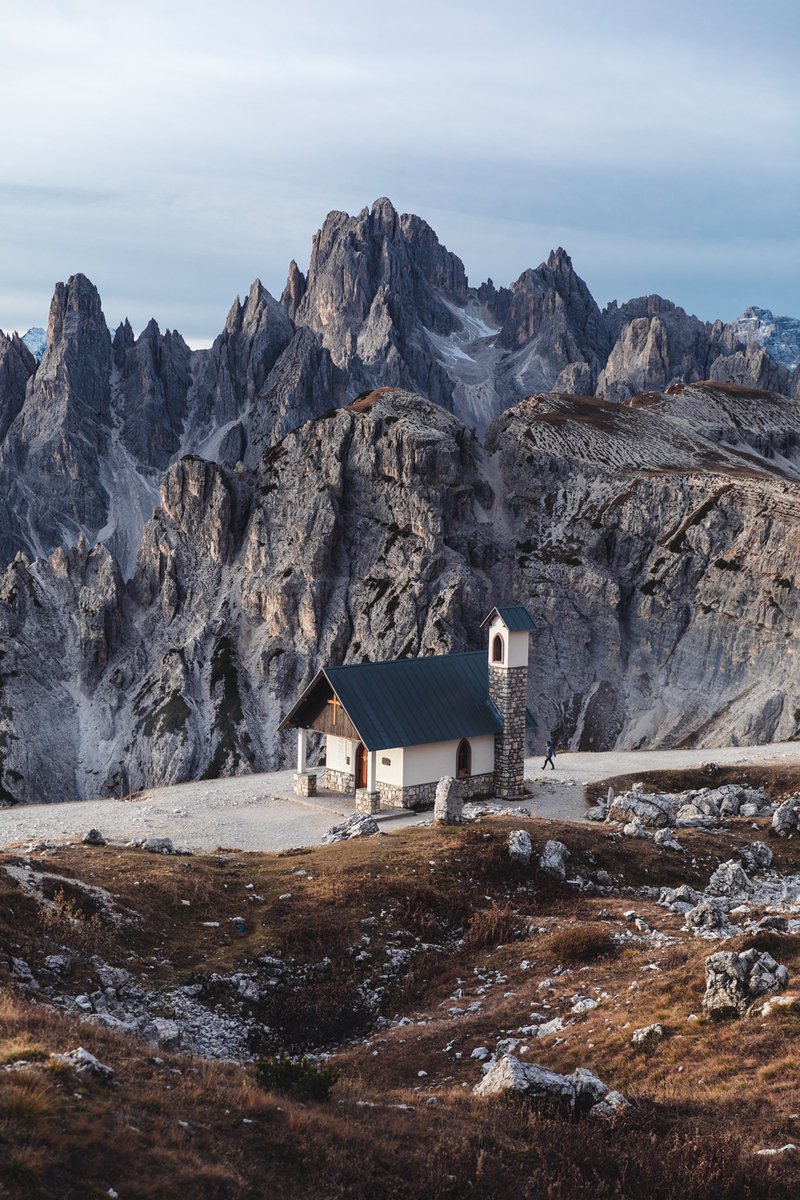benglasscophoto's tweet photo. If this was my church growing up I probably wouldn’t have hated Sunday School 😳😹🇮🇹 https://t.co/WeCaw9NmSw
