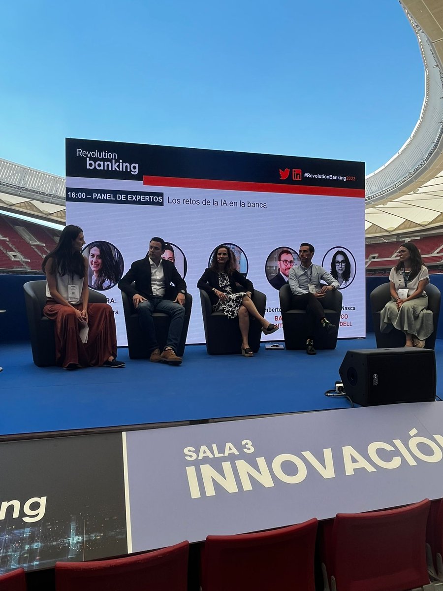 En directo, en la 8ª edición del IKN <a href="/RevBanking/">RevBanking</a>, descubrimos cómo la tecnología está ayudando al sector financiero a adaptarse a las necesidades del cliente en el panel “Los retos de la IA en la banca”. Con <a href="/Fujitsu_ES/">Fujitsu España</a> @EVObanco <a href="/bbva/">BBVA</a> <a href="/bancosantander/">Santander</a> y <a href="/BancoSabadell/">Banco Sabadell</a>