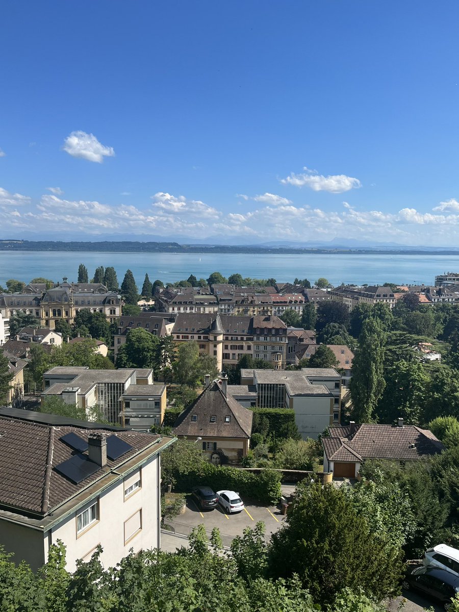 cath_brun's tweet photo. Sortie d‘équipe #science @ETH_Rat à Neuchâtel #CSEM https://t.co/M9cMhY5Ii9